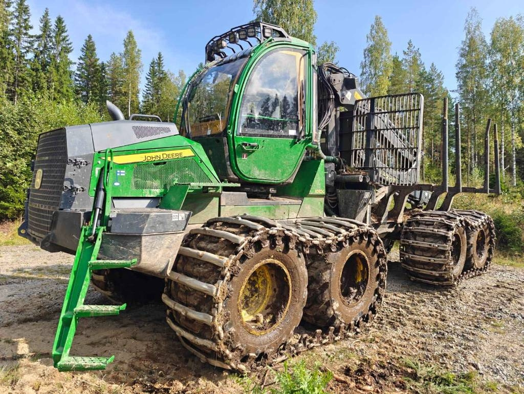 John Deere 1010 G - Forvarderis: foto 1 John Deere 1010 G - Forvarderis: foto 1
