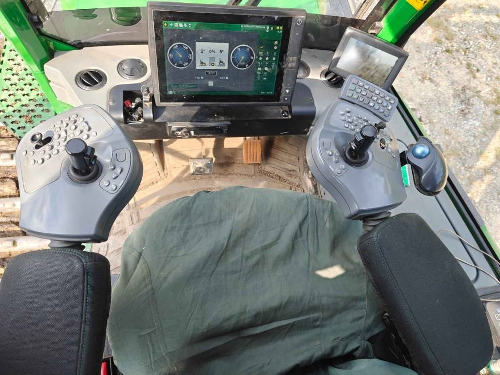 Forvarderis John Deere 1010 G: foto 16