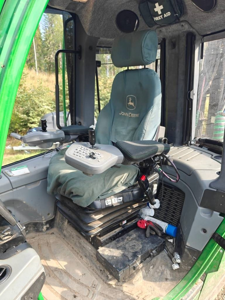 Forvarderis John Deere 1010 G: foto 15