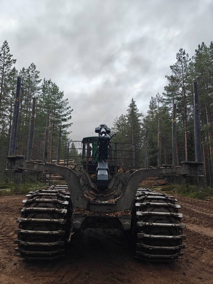 John Deere 1510 G - Forvarderis: foto 4 John Deere 1510 G - Forvarderis: foto 4