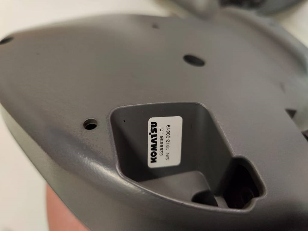 Komatsu Joysticks - Elektros sistema - Miško technika: foto 4 Komatsu Joysticks - Elektros sistema - Miško technika: foto 4