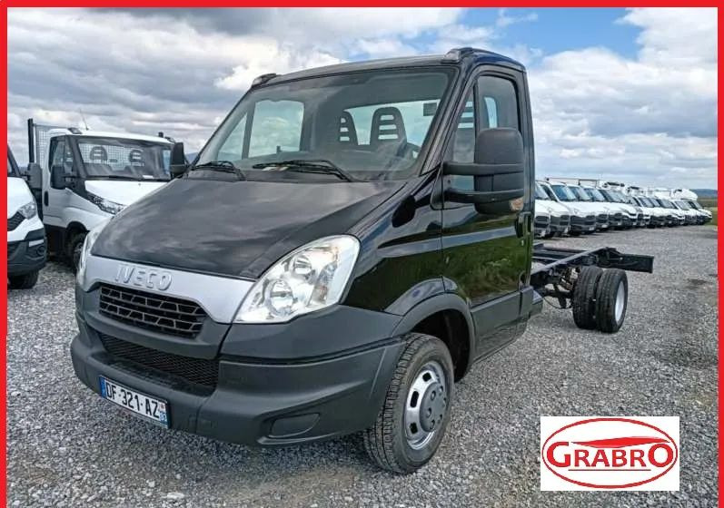 Iveco 35C13, 35C12, 35C14, 35C15 - Važiuoklės sunkvežimis: foto 1 Iveco 35C13, 35C12, 35C14, 35C15 - Važiuoklės sunkvežimis: foto 1