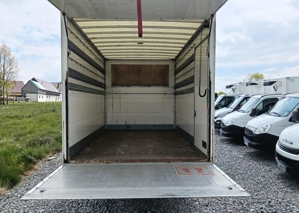 Iveco 35C18, 35C15, 35C13, 35C14, 70C18, 50C18 - Furgonas su krovinių dėže: foto 4 Iveco 35C18, 35C15, 35C13, 35C14, 70C18, 50C18 - Furgonas su krovinių dėže: foto 4