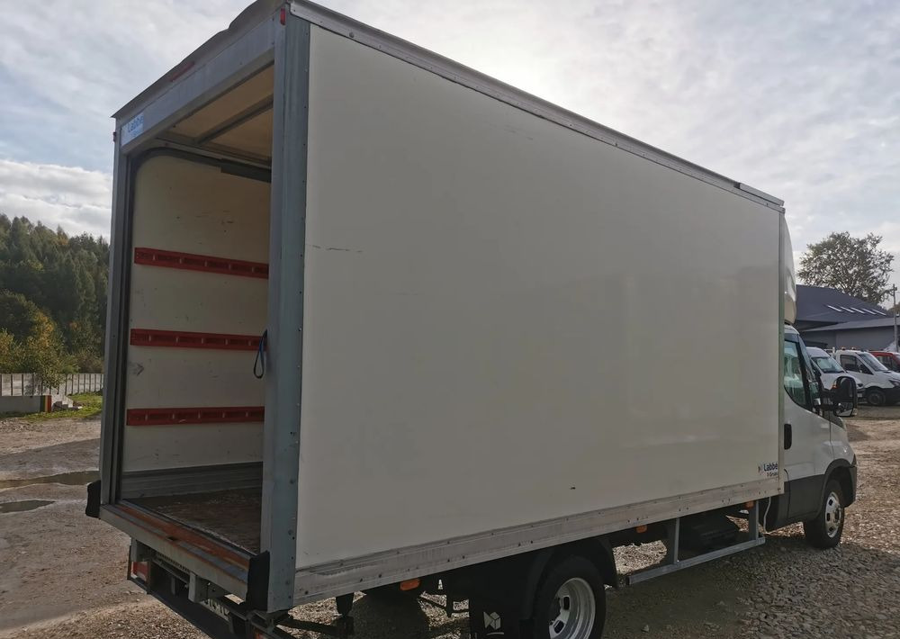 Iveco 3.0-150KM Daily 35C15 Kontener długi rama 35-150 kiper Klimatyzacja długi rozstaw - Furgonas su krovinių dėže: foto 5 Iveco 3.0-150KM Daily 35C15 Kontener długi rama 35-150 kiper Klimatyzacja długi rozstaw - Furgonas su krovinių dėže: foto 5