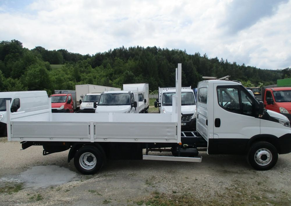 Iveco Daily 3.0 na bliźniaku 70C18 skrzynia, laweta, rama, HDS, 70-180 kiper - Platforminis/ Bortinis sunkvežimis: foto 2 Iveco Daily 3.0 na bliźniaku 70C18 skrzynia, laweta, rama, HDS, 70-180 kiper - Platforminis/ Bortinis sunkvežimis: foto 2