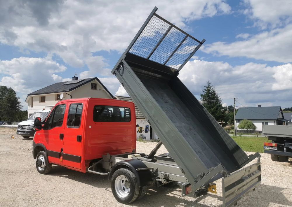Iveco Daily 35C13 Brygadówka wywrotka Klimatyzacja Dubel hak kiper doka 35C13 - Mažas savivartis: foto 4 Iveco Daily 35C13 Brygadówka wywrotka Klimatyzacja Dubel hak kiper doka 35C13 - Mažas savivartis: foto 4