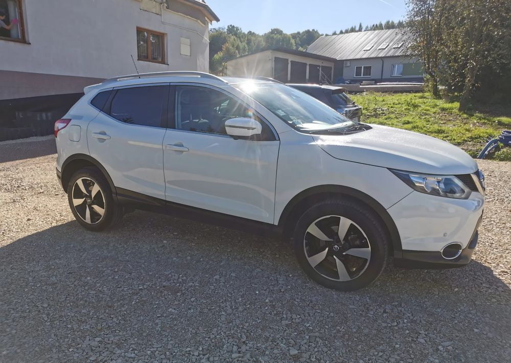 Nissan Qashqai 1.2 DIG-T N-Connecta EU6 - Visureigis: foto 3 Nissan Qashqai 1.2 DIG-T N-Connecta EU6 - Visureigis: foto 3