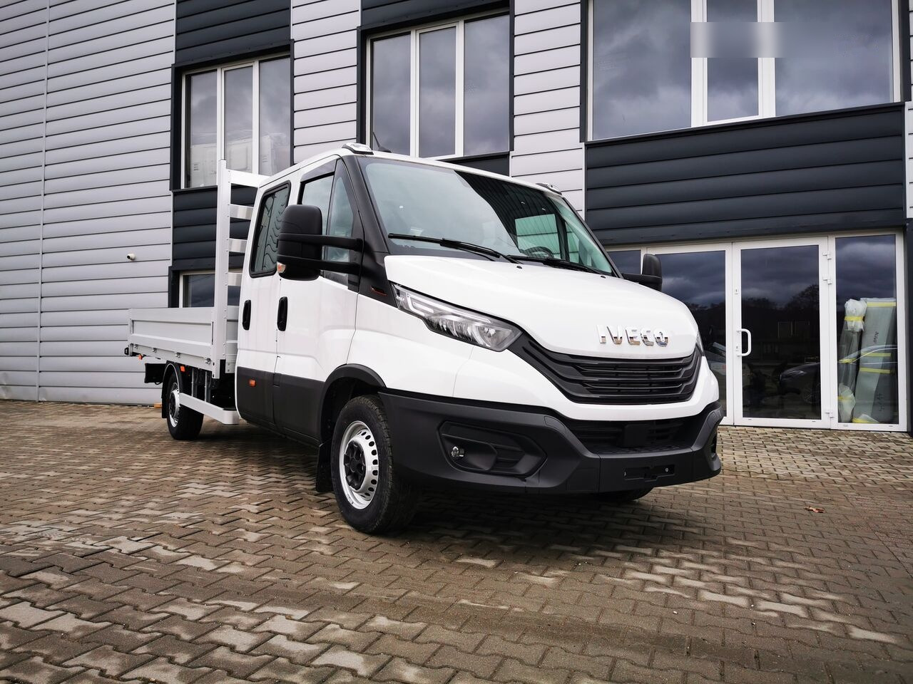 IVECO Daily 180KM r. oś 4100 - Bortinis automobilis: foto 1 IVECO Daily 180KM r. oś 4100 - Bortinis automobilis: foto 1