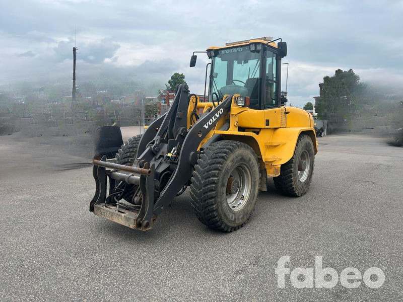 Volvo L40B - Ratinis krautuvas: foto 1 Volvo L40B - Ratinis krautuvas: foto 1