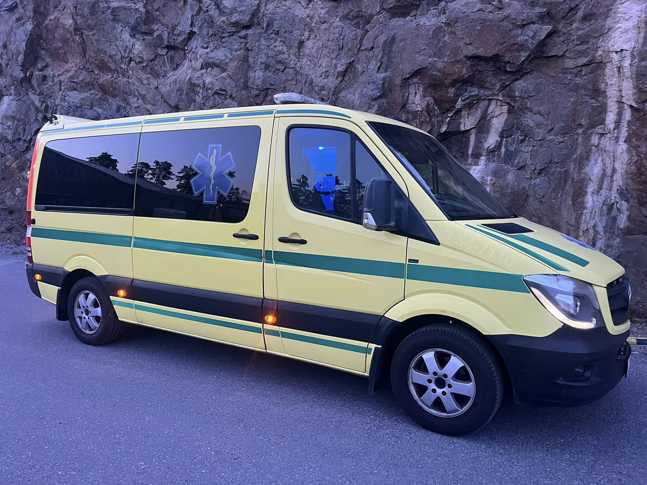 Mercedes-Benz Sprinter 316 - 2 stretcher AMBULANCE - RESERERAD !! - Greitosios pagalbos automobilis: foto 2 Mercedes-Benz Sprinter 316 - 2 stretcher AMBULANCE - RESERERAD !! - Greitosios pagalbos automobilis: foto 2