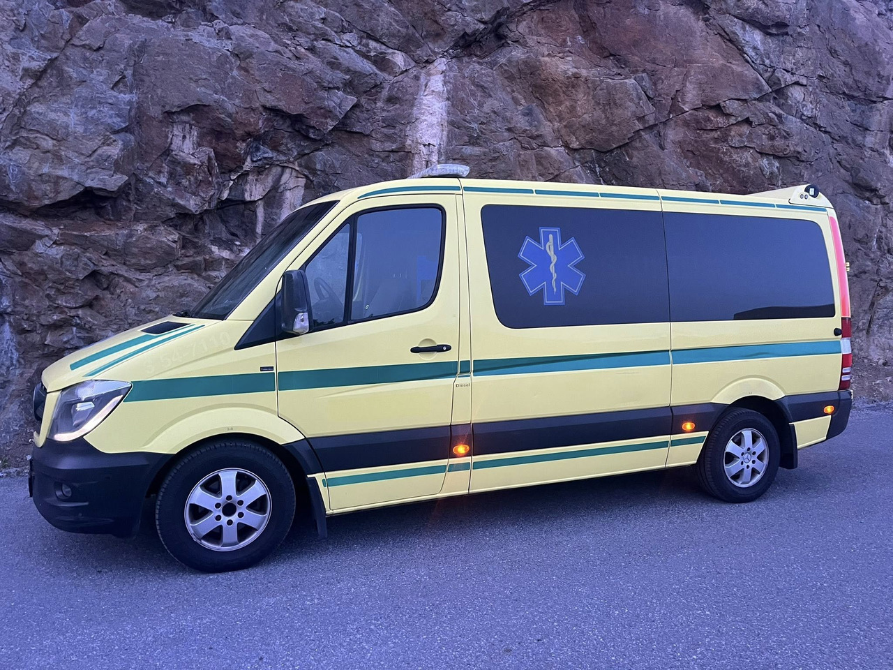 Mercedes-Benz Sprinter 316 - 2 stretcher AMBULANCE - RESERERAD !! - Greitosios pagalbos automobilis: foto 5 Mercedes-Benz Sprinter 316 - 2 stretcher AMBULANCE - RESERERAD !! - Greitosios pagalbos automobilis: foto 5