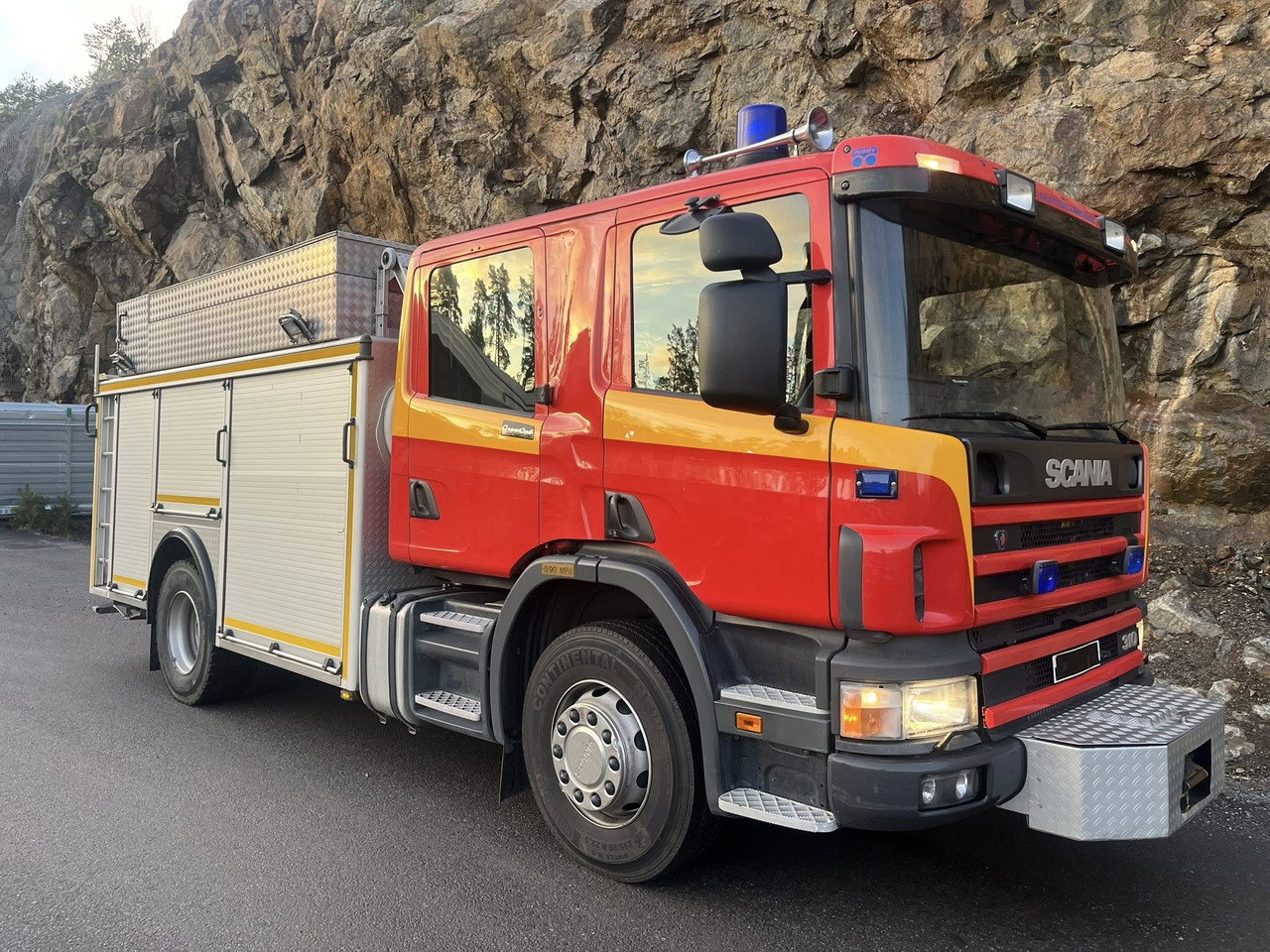 SCANIA P94GB 4x2 NZ310 - Fire engine - Gaisrinė mašina: foto 1 SCANIA P94GB 4x2 NZ310 - Fire engine - Gaisrinė mašina: foto 1