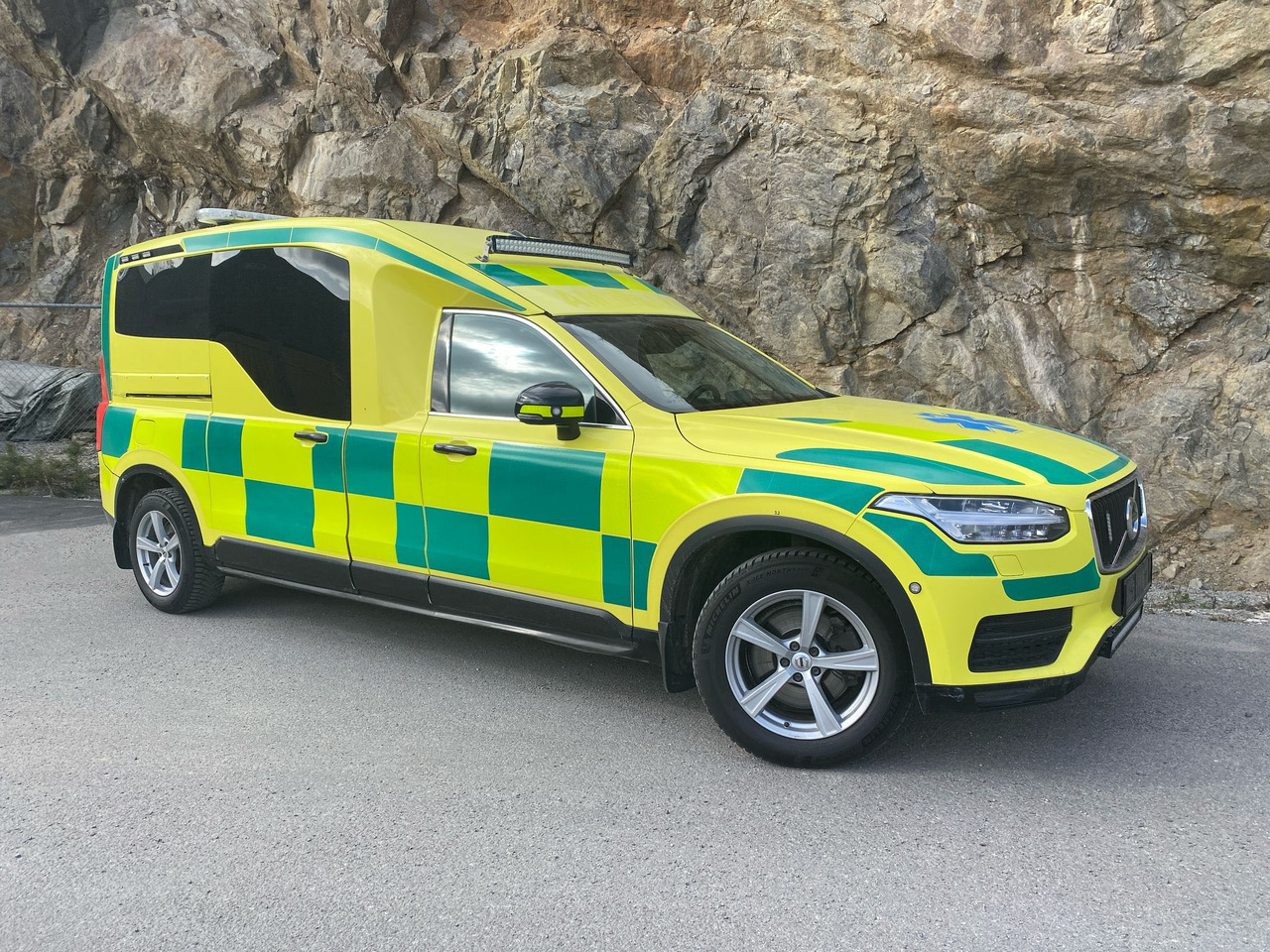 Volvo Nilsson XC90 D5 AWD - Ambulance / Krankenwagen / Швидка допомога - Greitosios pagalbos automobilis: foto 1 Volvo Nilsson XC90 D5 AWD - Ambulance / Krankenwagen / Швидка допомога - Greitosios pagalbos automobilis: foto 1