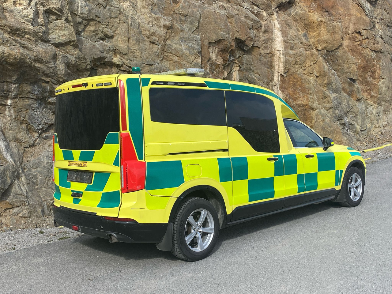 Volvo Nilsson XC90 D5 AWD - Ambulance / Krankenwagen / Швидка допомога - Greitosios pagalbos automobilis: foto 3 Volvo Nilsson XC90 D5 AWD - Ambulance / Krankenwagen / Швидка допомога - Greitosios pagalbos automobilis: foto 3