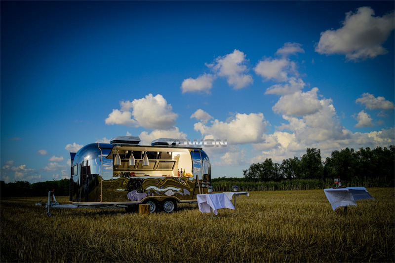 Yowon commercial food vending trailer Airstream type food truck - Prekybinė priekaba: foto 1 Yowon commercial food vending trailer Airstream type food truck - Prekybinė priekaba: foto 1