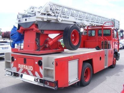 Renault Midliner M180 Drehleiter Feuerwehr EPSA23.5 1999 - Autobokštelio: foto 4 Renault Midliner M180 Drehleiter Feuerwehr EPSA23.5 1999 - Autobokštelio: foto 4