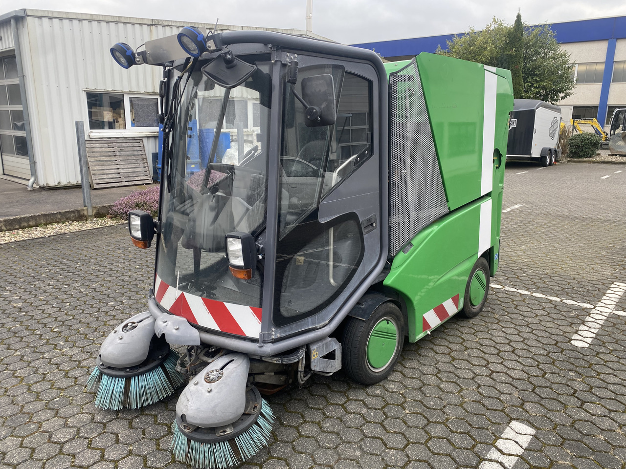 TENNANT Green Machines 500 ZE electric 500 ZE - Gatvių šlavimo mašina: foto 1 TENNANT Green Machines 500 ZE electric 500 ZE - Gatvių šlavimo mašina: foto 1