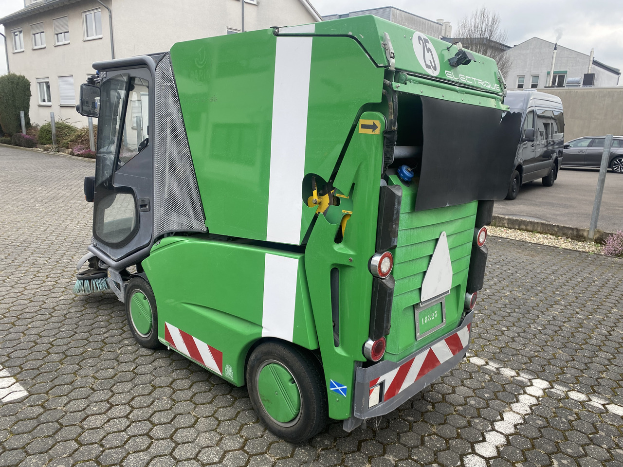 TENNANT Green Machines 500 ZE electric 500 ZE - Gatvių šlavimo mašina: foto 3 TENNANT Green Machines 500 ZE electric 500 ZE - Gatvių šlavimo mašina: foto 3