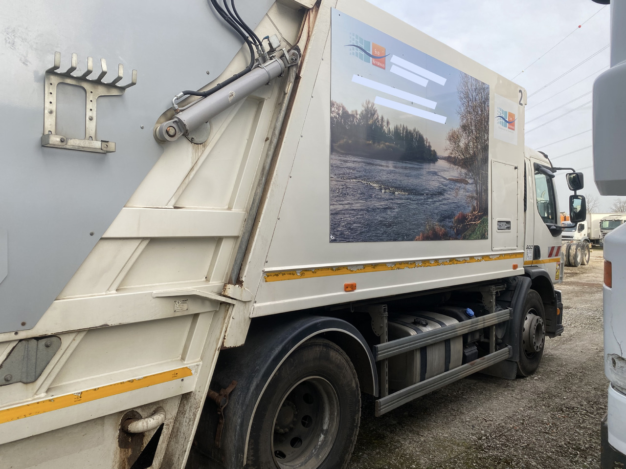 Volvo FE300 FAUN Müllwagen Garbage 2-Kammern Eu5 Top Zustand - Šiukšliavežis: foto 4 Volvo FE300 FAUN Müllwagen Garbage 2-Kammern Eu5 Top Zustand - Šiukšliavežis: foto 4