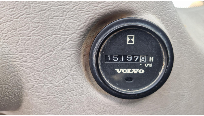 Vikšrinis ekskavatorius Volvo EC180DL: foto 12
