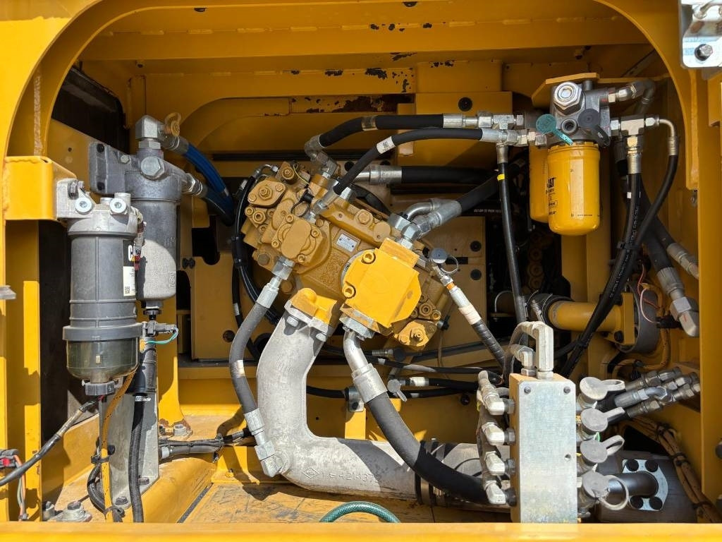 Vikšrinis ekskavatorius CAT 330 FL: foto 18