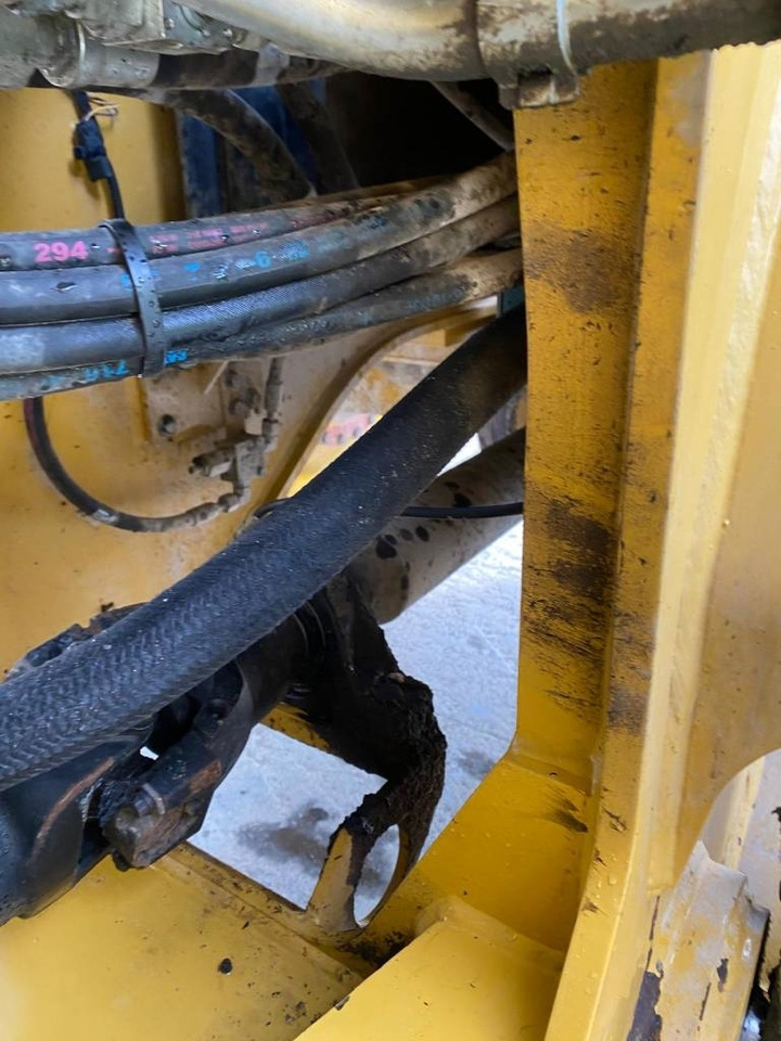 Ratinis krautuvas CAT 938 M (Bucket + Forks): foto 26