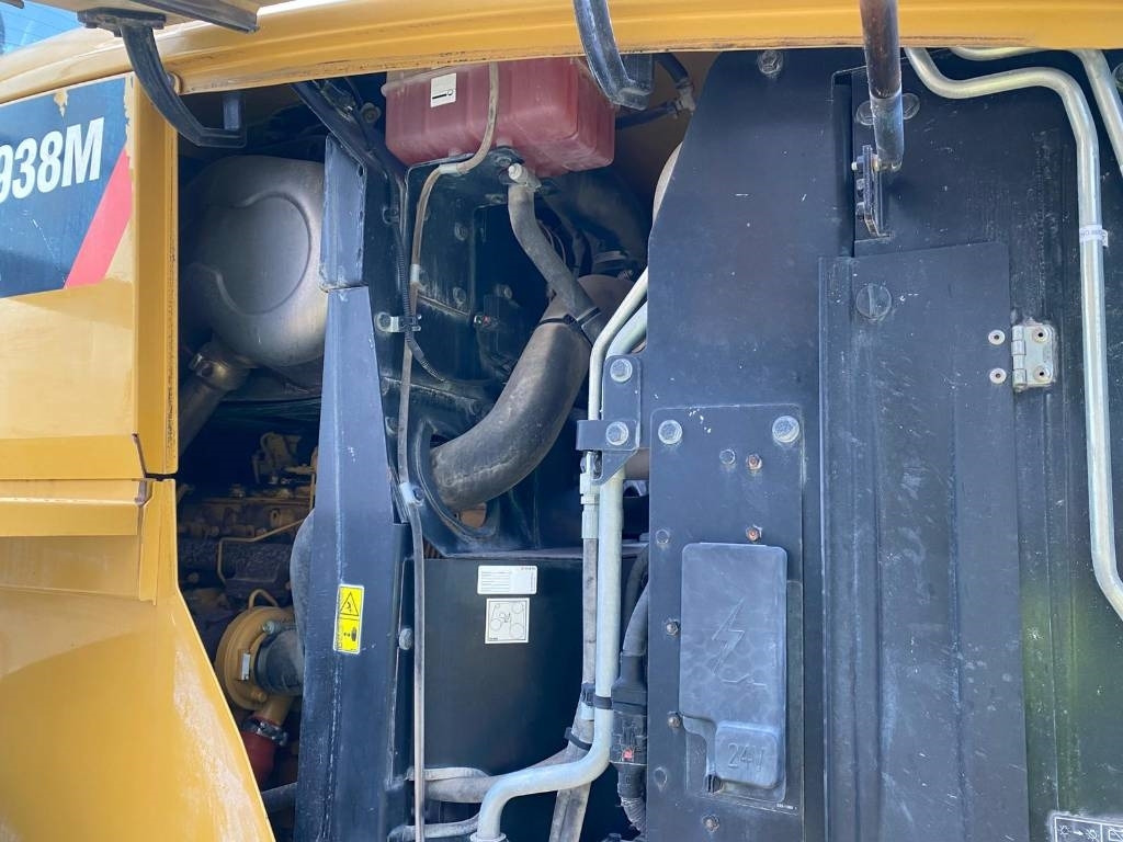 Ratinis krautuvas CAT 938 M (Bucket + Forks): foto 19
