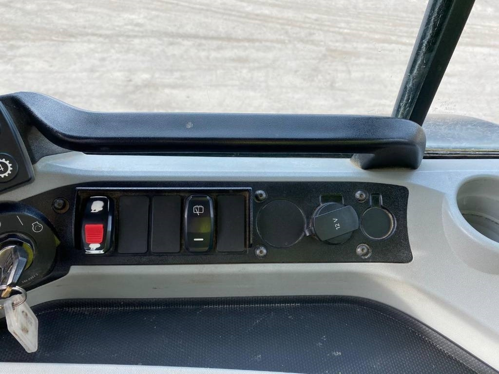 Ratinis krautuvas CAT 938 M (Bucket + Forks): foto 14