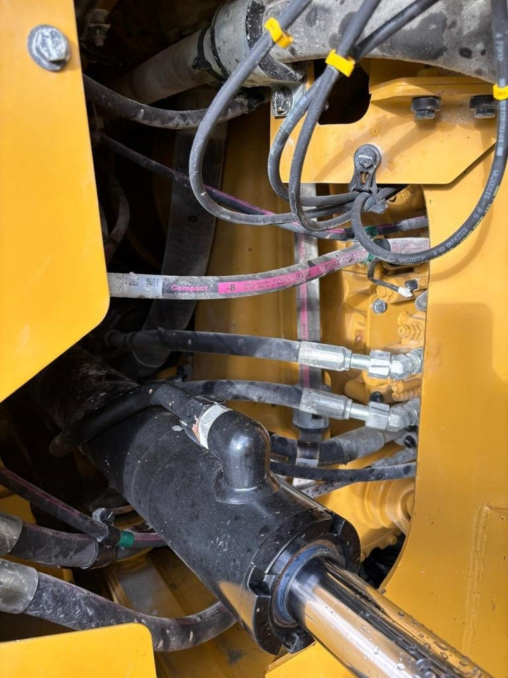 Ratinis krautuvas CAT 980 M: foto 21