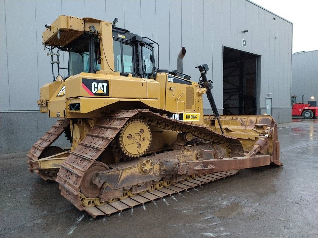 CAT D 6 T LGP (CE / New UC) - Buldozeris: foto 4 CAT D 6 T LGP (CE / New UC) - Buldozeris: foto 4