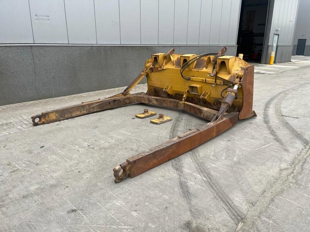 CAT D 6 XL Blade + Pusharms - Verstuvas: foto 3 CAT D 6 XL Blade + Pusharms - Verstuvas: foto 3