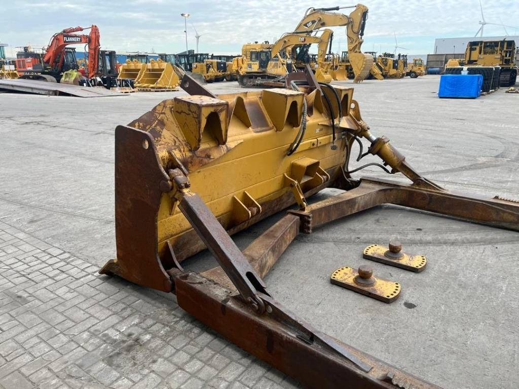CAT D 6 XL Blade + Pusharms - Verstuvas: foto 5 CAT D 6 XL Blade + Pusharms - Verstuvas: foto 5