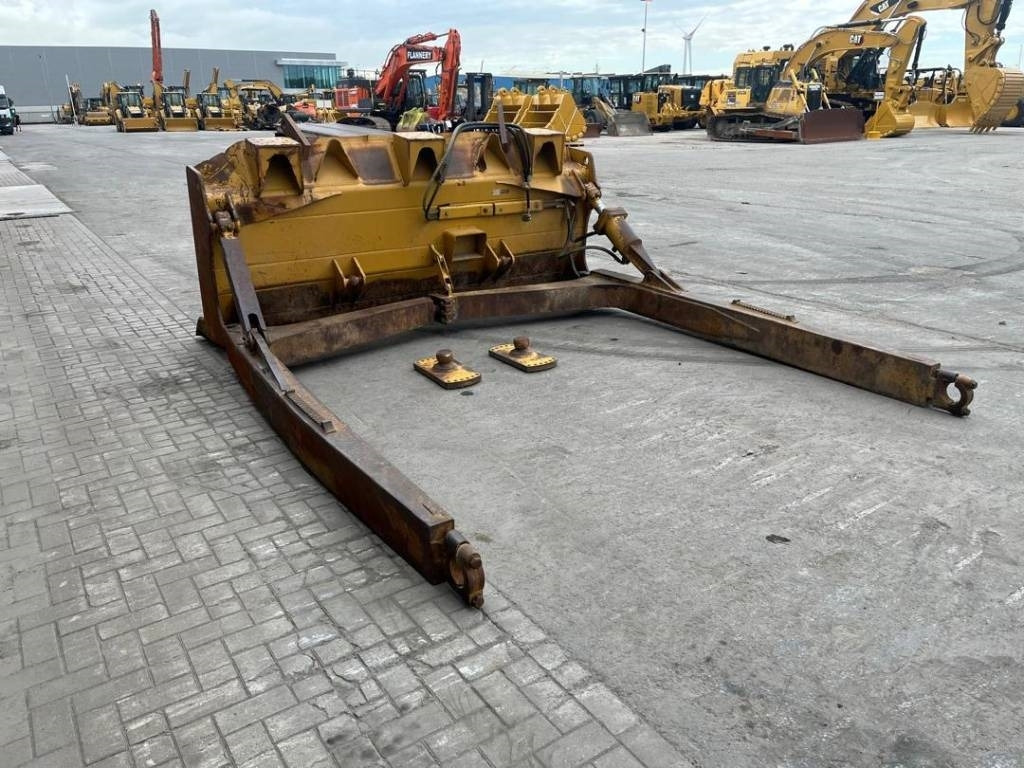 CAT D 6 XL Blade + Pusharms - Verstuvas: foto 4 CAT D 6 XL Blade + Pusharms - Verstuvas: foto 4