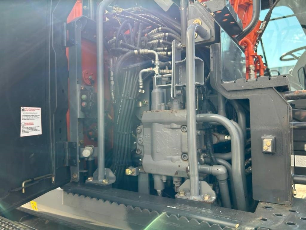 Ratinis ekskavatorius Hitachi ZX 140 W-5B: foto 19