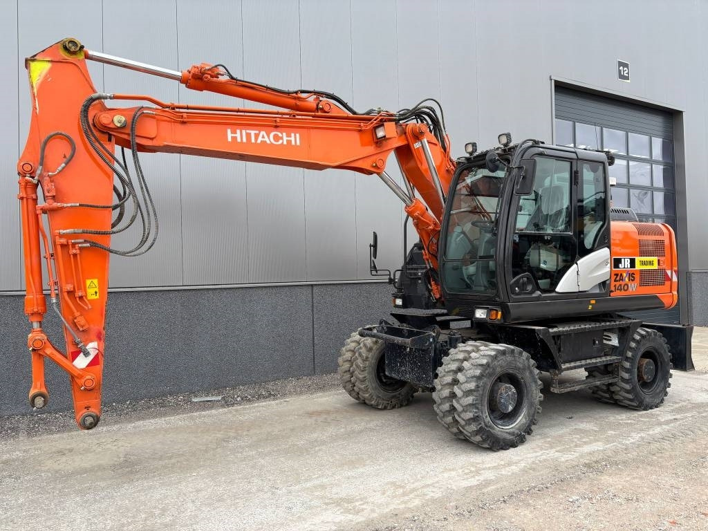 Hitachi ZX 140 W-5B - Ratinis ekskavatorius: foto 2 Hitachi ZX 140 W-5B - Ratinis ekskavatorius: foto 2