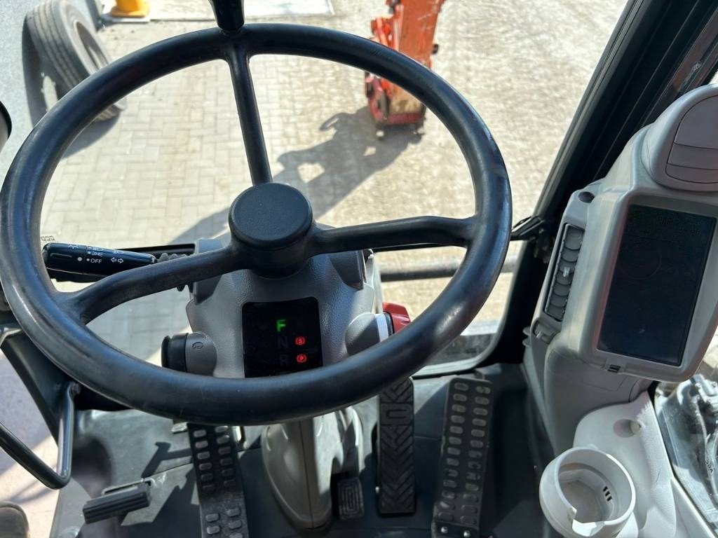 Ratinis ekskavatorius Hitachi ZX 140 W-5B: foto 13