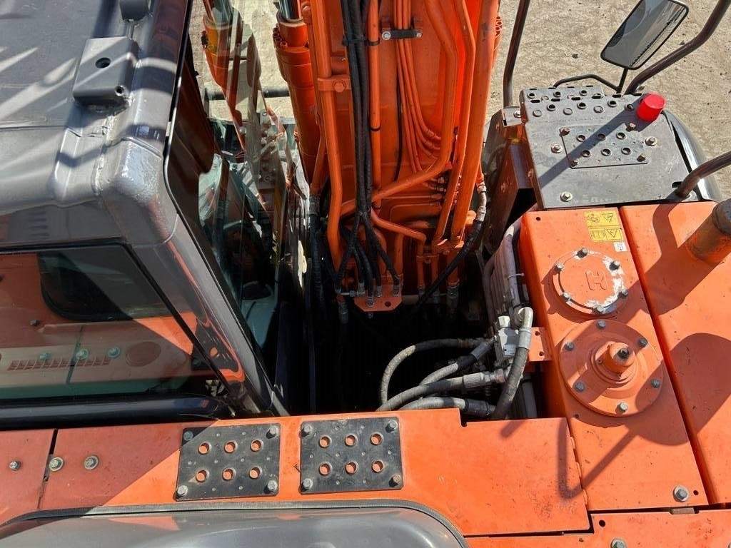 Ratinis ekskavatorius Hitachi ZX 140 W-5B: foto 28