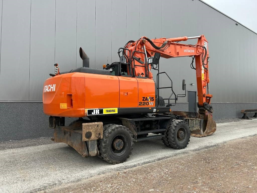 Hitachi ZX220W-5B - Ratinis ekskavatorius: foto 5 Hitachi ZX220W-5B - Ratinis ekskavatorius: foto 5