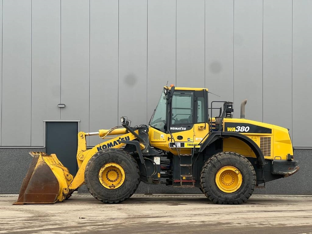Komatsu WA 380-7 - Ratinis krautuvas: foto 1 Komatsu WA 380-7 - Ratinis krautuvas: foto 1