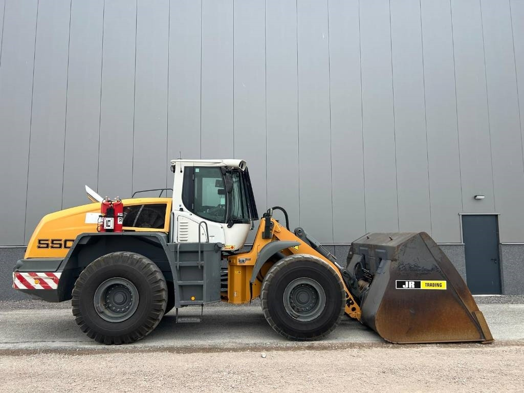 Liebherr L 550 (Comes with High-tip - Mit Hochkipper) - Ratinis krautuvas: foto 5 Liebherr L 550 (Comes with High-tip - Mit Hochkipper) - Ratinis krautuvas: foto 5