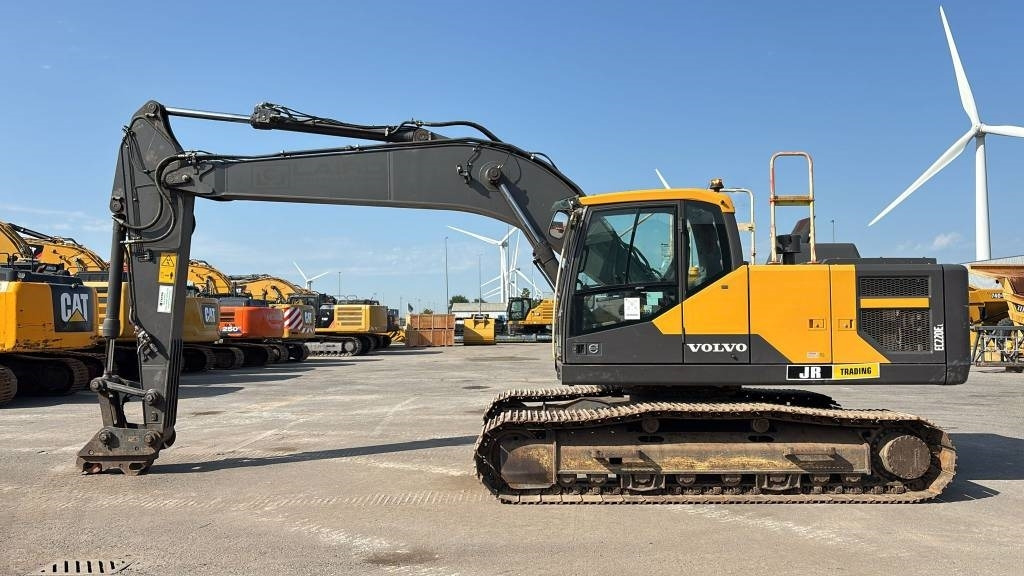 Volvo EC 220 EL (new undercarriage/comes with bucket) - Vikšrinis ekskavatorius: foto 1 Volvo EC 220 EL (new undercarriage/comes with bucket) - Vikšrinis ekskavatorius: foto 1
