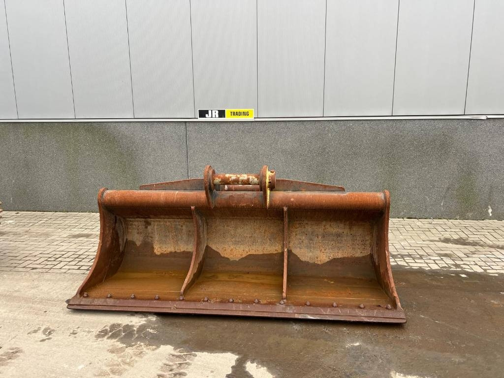 Volvo EC 480 E L coupler + bucket  - Kaušas - Statybinė technika: foto 1 Volvo EC 480 E L coupler + bucket  - Kaušas - Statybinė technika: foto 1