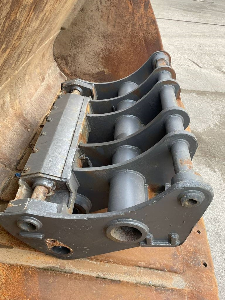 Volvo L250H L260H coupler + GP bucket - Kaušas - Statybinė technika: foto 1 Volvo L250H L260H coupler + GP bucket - Kaušas - Statybinė technika: foto 1
