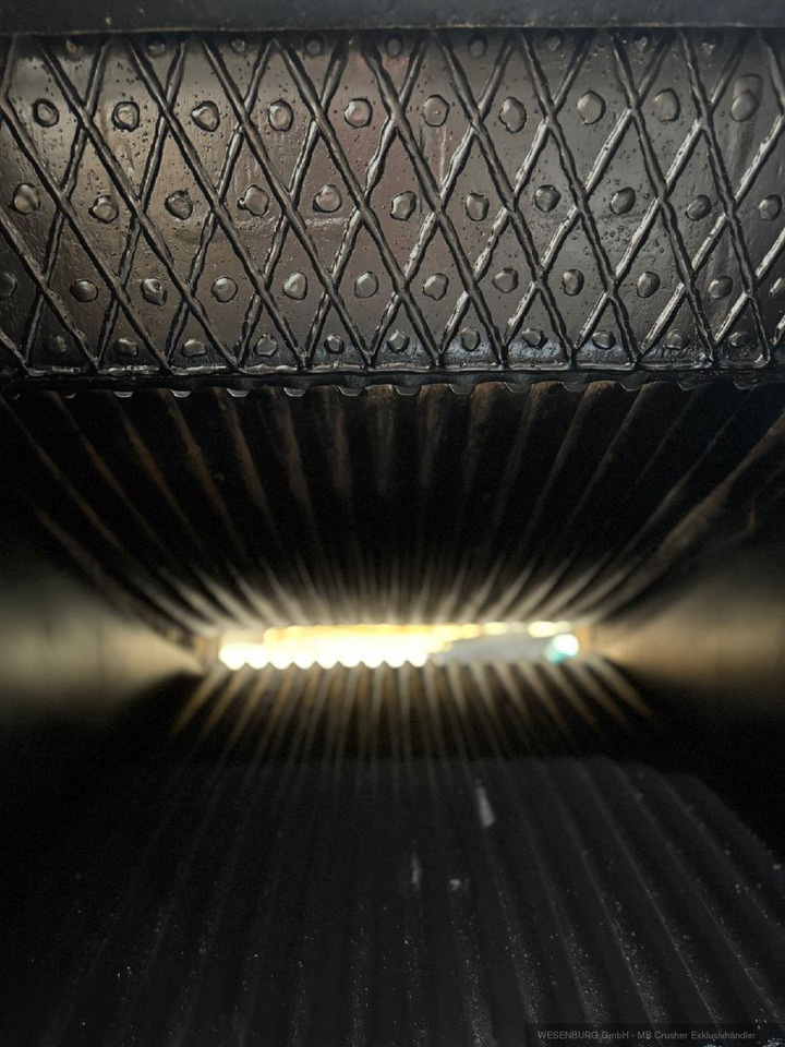 MB Crusher Brecherlöffel BF70.2 S4 komplett überholt - Kaušas: foto 3 MB Crusher Brecherlöffel BF70.2 S4 komplett überholt - Kaušas: foto 3