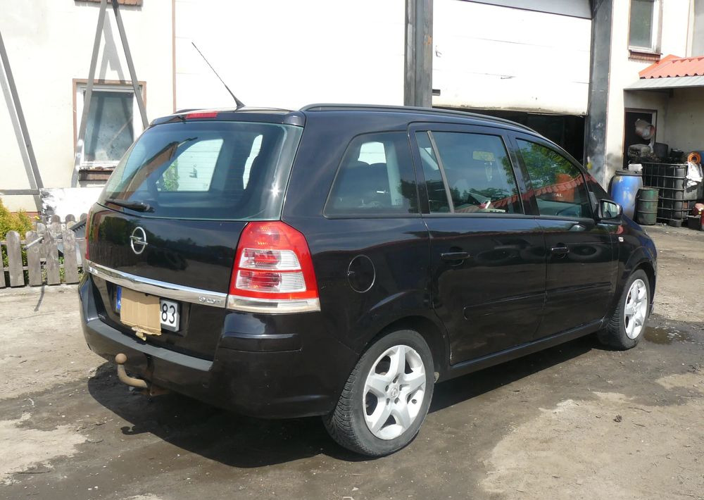Opel Zafira 1.9 CDTI Cosmo - Visureigis: foto 4 Opel Zafira 1.9 CDTI Cosmo - Visureigis: foto 4