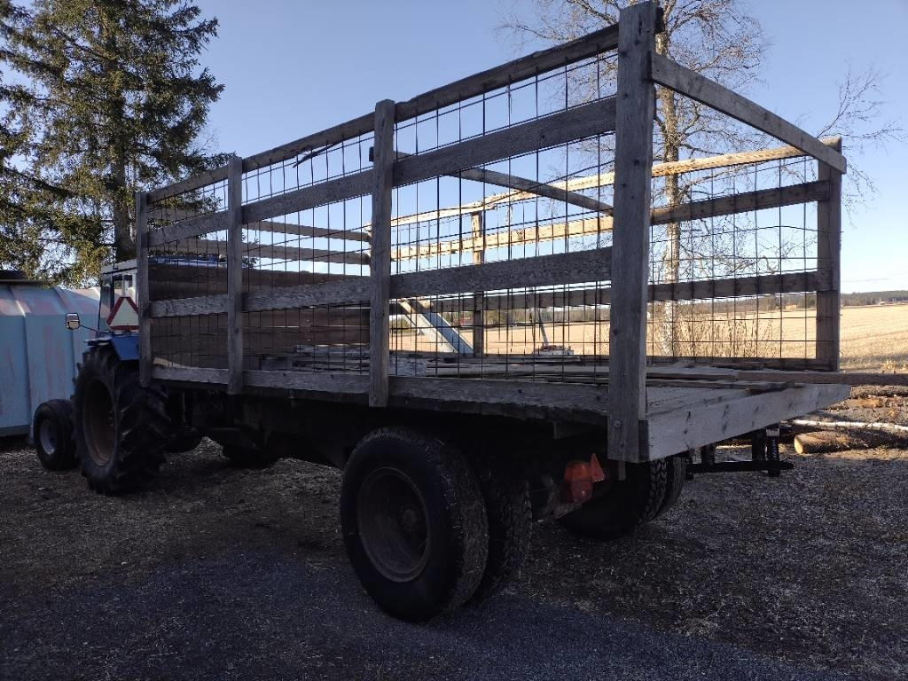 Klapikärry Kippivaunu - Savivartė traktorinė priekaba: foto 1 Klapikärry Kippivaunu - Savivartė traktorinė priekaba: foto 1