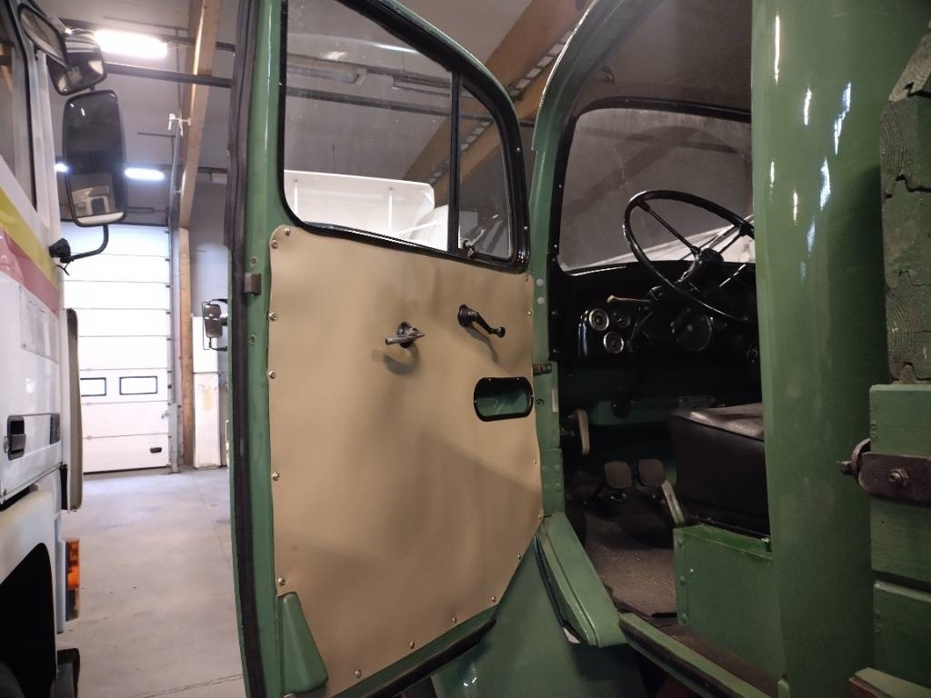 Mercedes-Benz 4x4 Kippilava,museo rekisterissä - Savivartis sunkvežimis: foto 5 Mercedes-Benz 4x4 Kippilava,museo rekisterissä - Savivartis sunkvežimis: foto 5