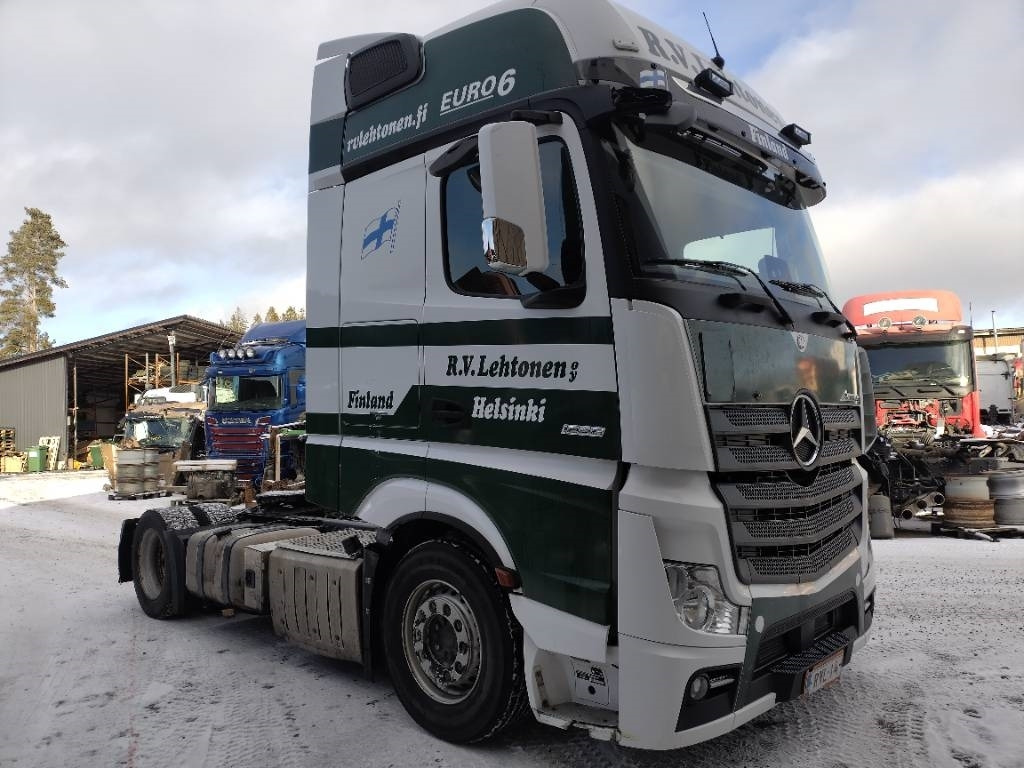 Mercedes-Benz Actros 1848 mega veturi - Vilkikas: foto 1 Mercedes-Benz Actros 1848 mega veturi - Vilkikas: foto 1