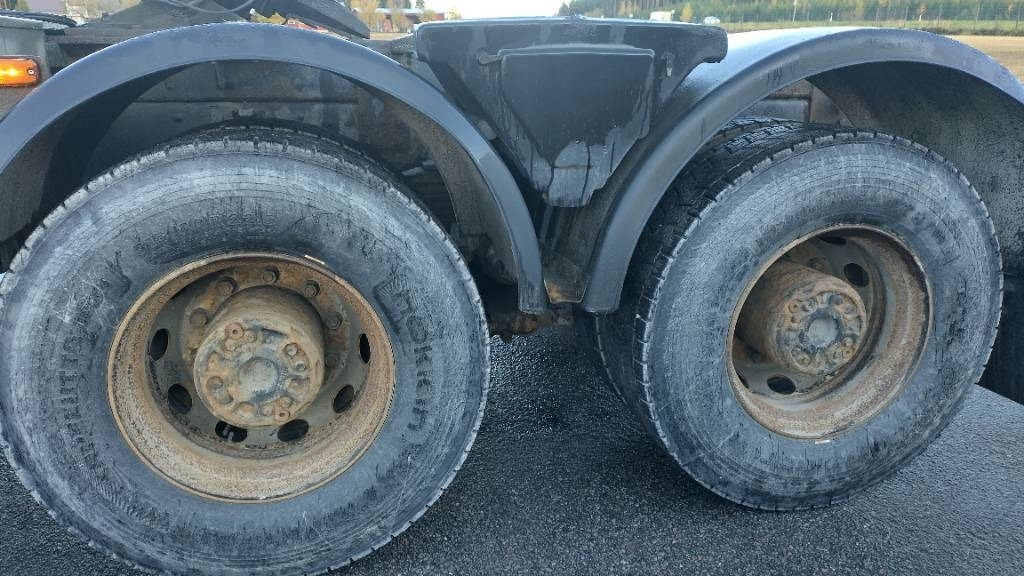 Scania R144 530 8x4 RASKASVETURI  - Vilkikas: foto 4 Scania R144 530 8x4 RASKASVETURI  - Vilkikas: foto 4