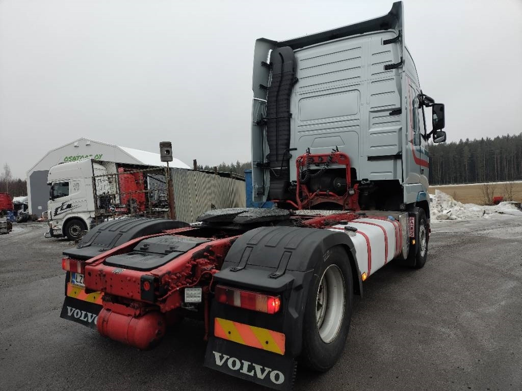 Volvo FH13 460 euro5 veturi täysilmaj. - Vilkikas: foto 3 Volvo FH13 460 euro5 veturi täysilmaj. - Vilkikas: foto 3